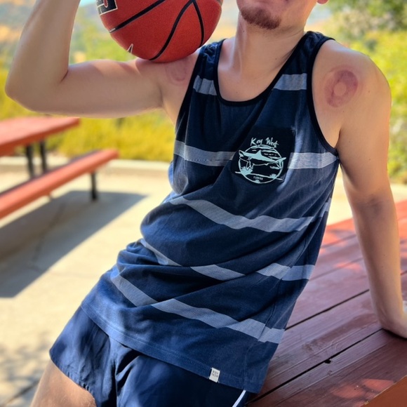 BODY GLOVE KEY WEST FLORIDA MEN TANK TOP SHIRT NAVY BLUE STRIPE SHARK SEE SURFER - Picture 4 of 16